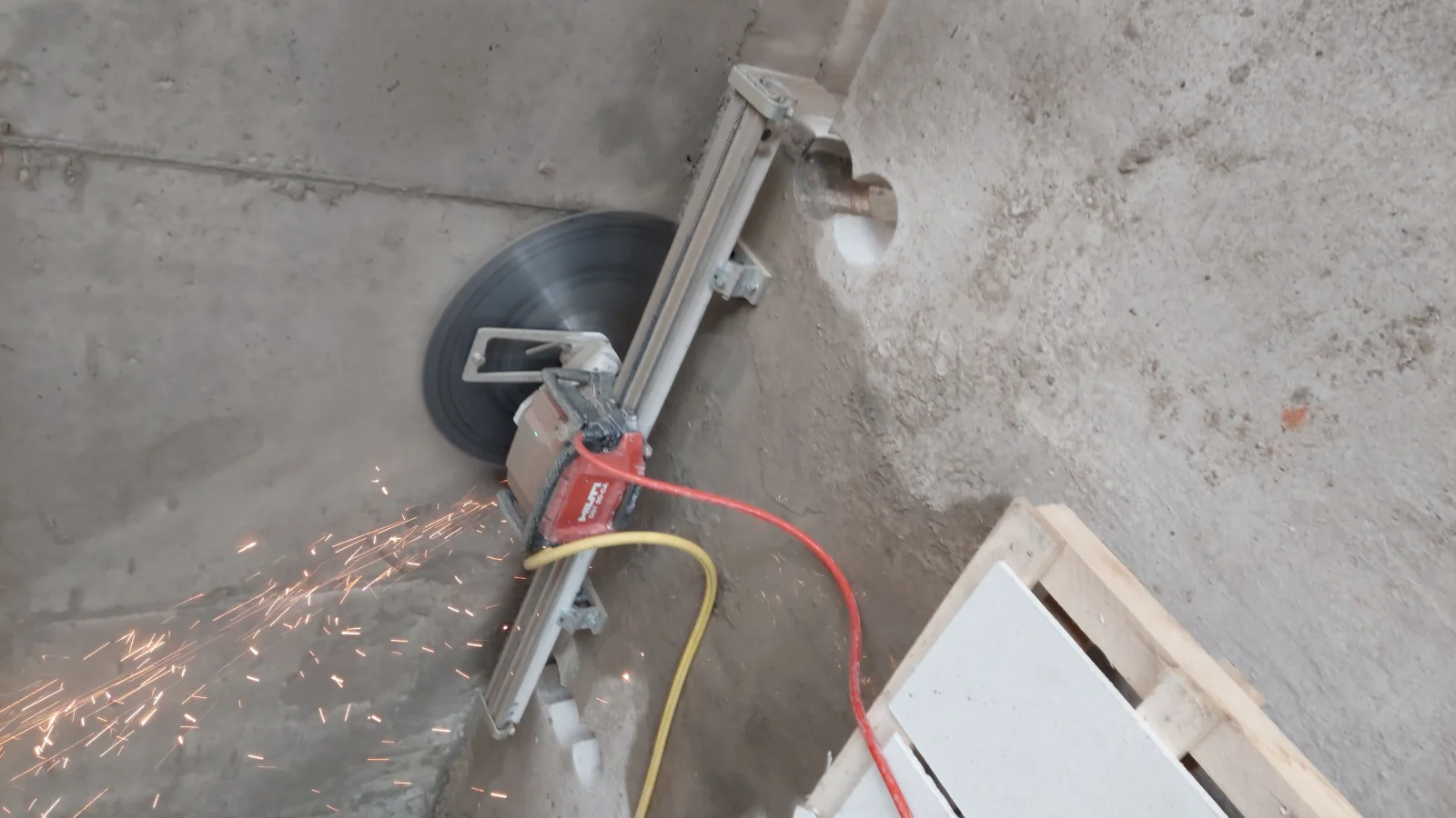 Hilti DST 20-CA в работе
